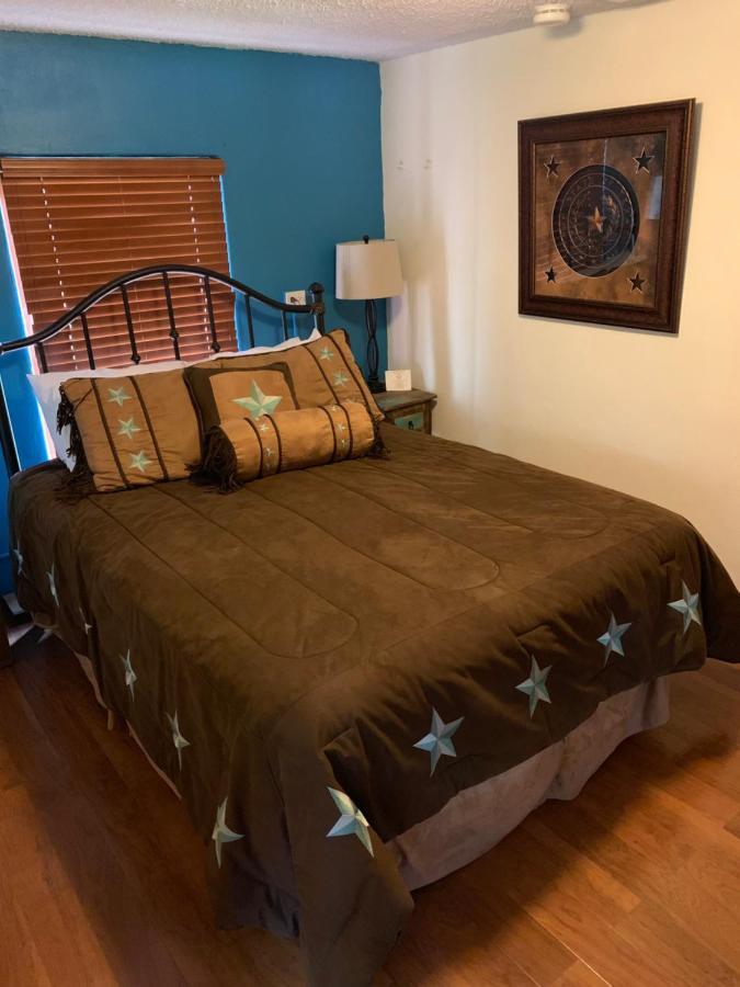 Diamond H Lodge B&B Бандера Екстер'єр фото