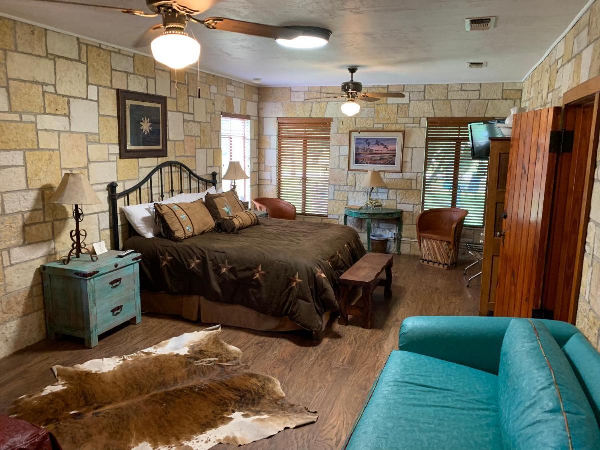 Diamond H Lodge B&B Бандера Екстер'єр фото
