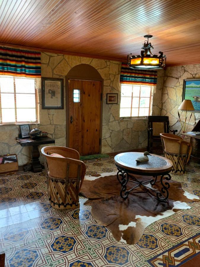 Diamond H Lodge B&B Бандера Екстер'єр фото