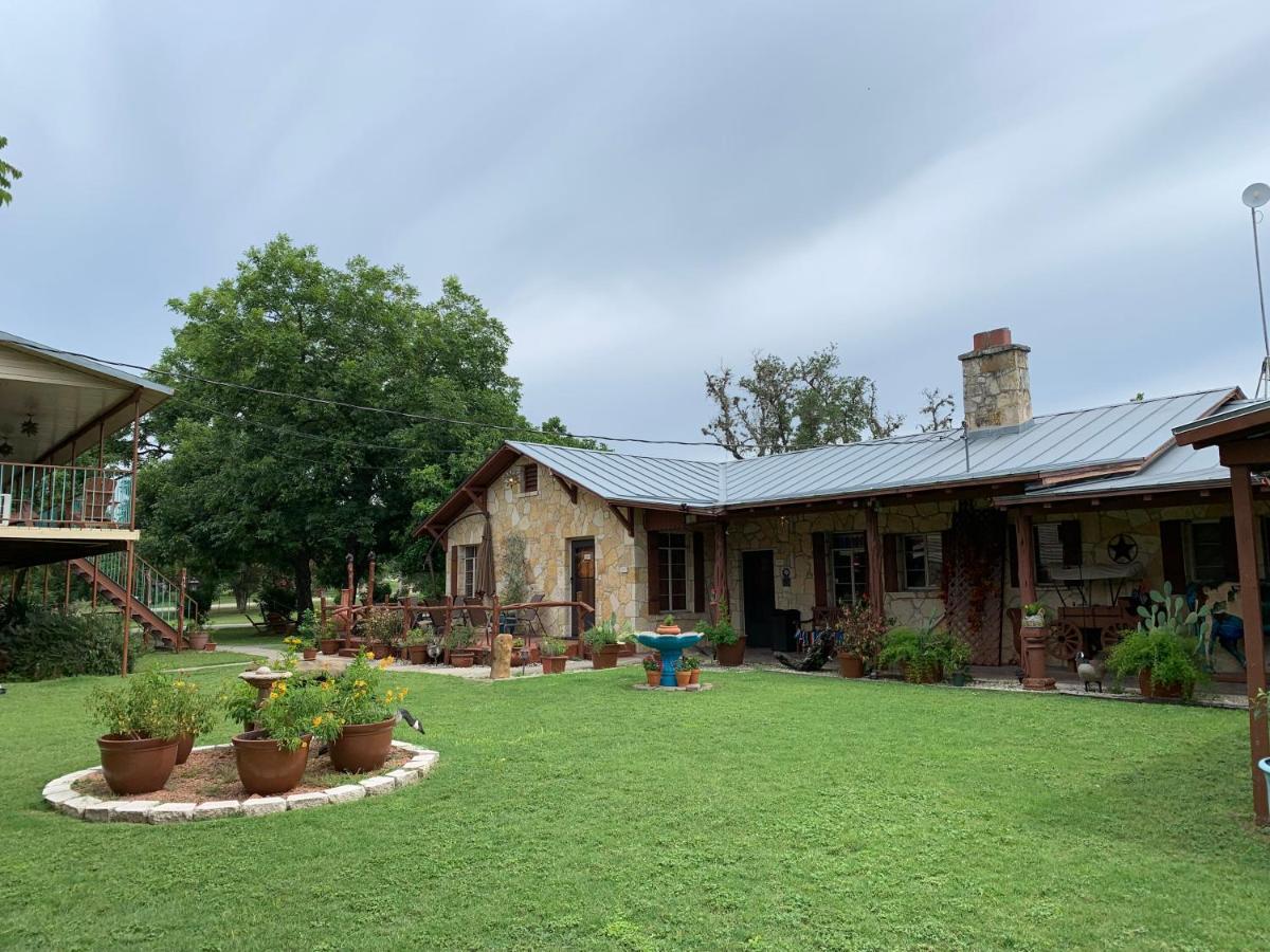 Diamond H Lodge B&B Бандера Екстер'єр фото